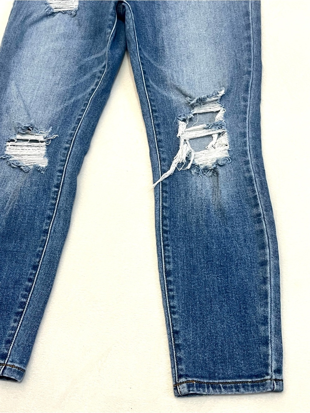 Studio Blue Women’s Distressed High-Rise Classic Blue Denim Jeans 30 Waist - Picture 5 of 16